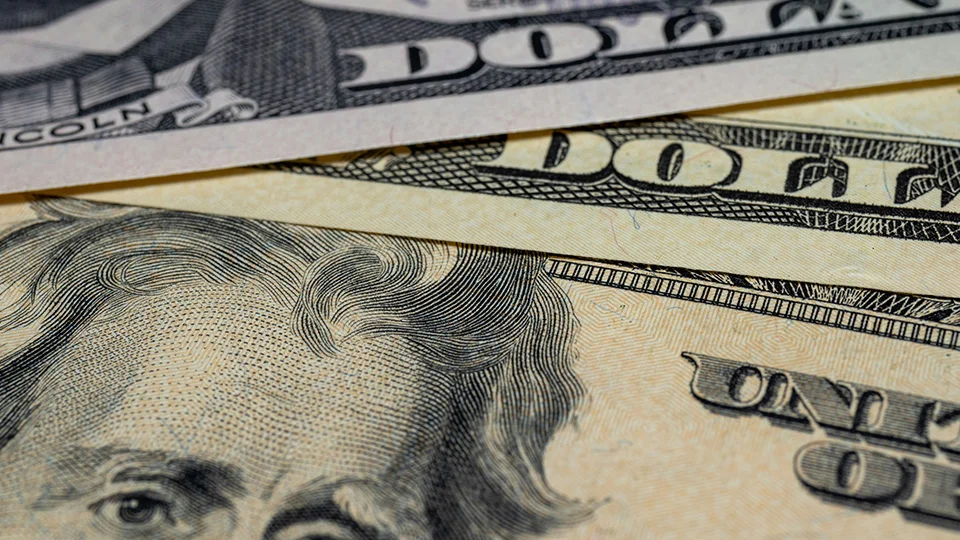 $100 bills